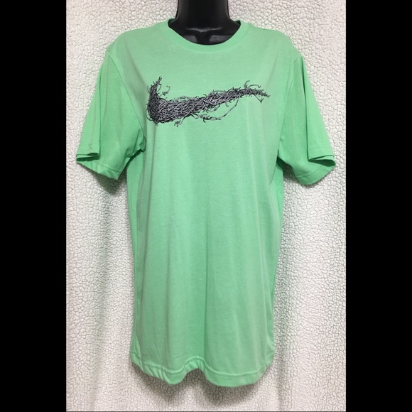 Nike Tops - Nike short sleeve Dri Fit shirt